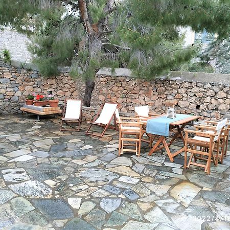 Pine Trees And Sea View Houses In Hydra - Daphne, Chloe, Myrto, Eleni Rom bilde