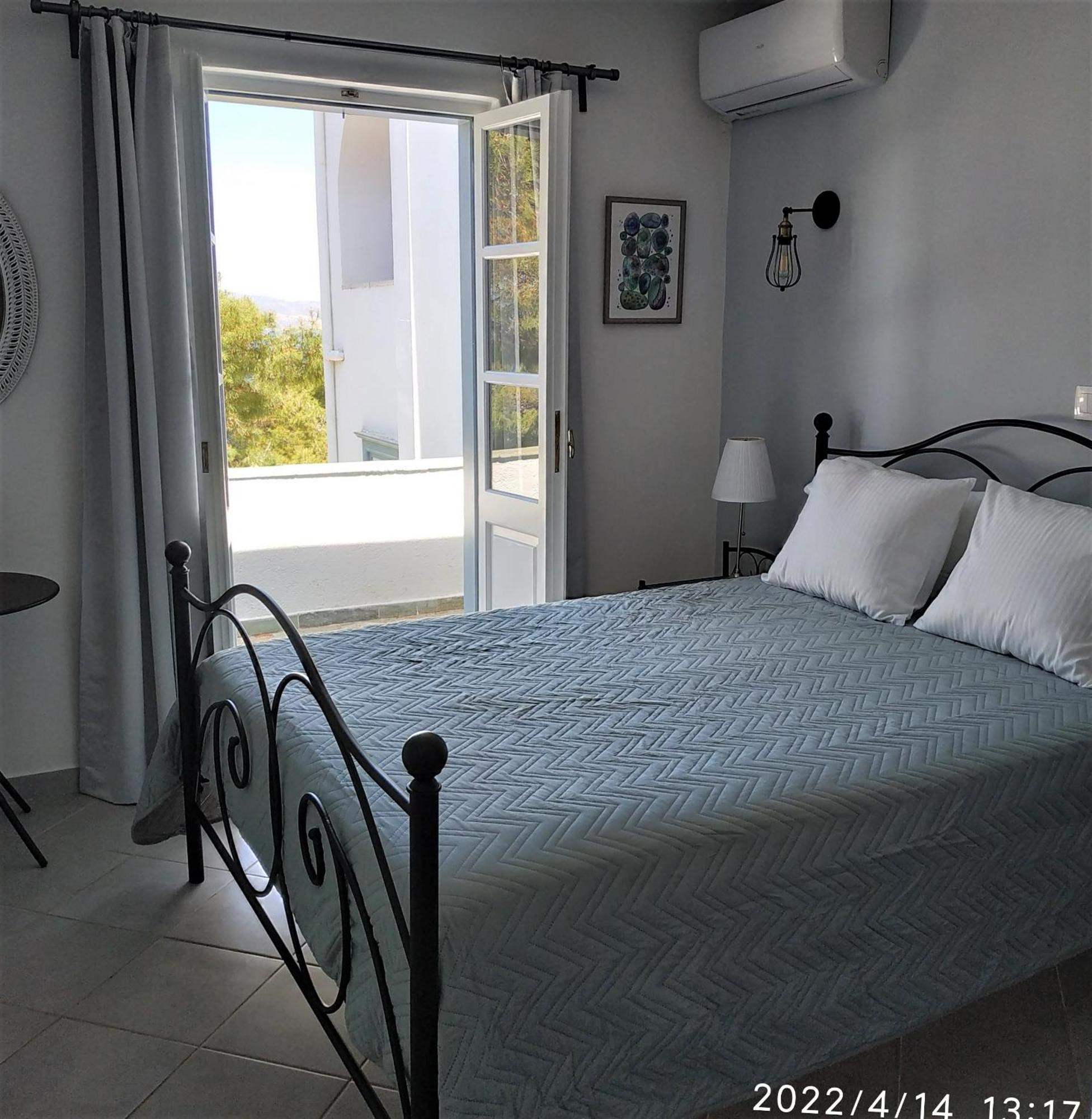 Pine Trees And Sea View Houses In Hydra - Daphne, Chloe, Myrto, Eleni Rom bilde